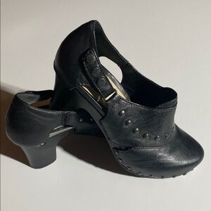 Dansko 38 Black Studded Clogs w/Heel